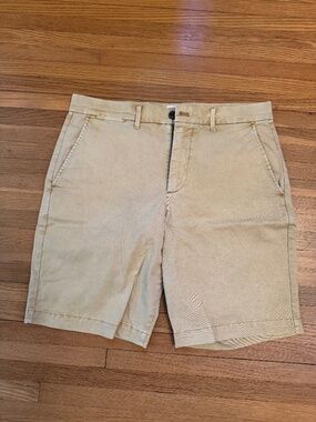 GAP 10" Mens Shorts Size 32 Khaki/Straw